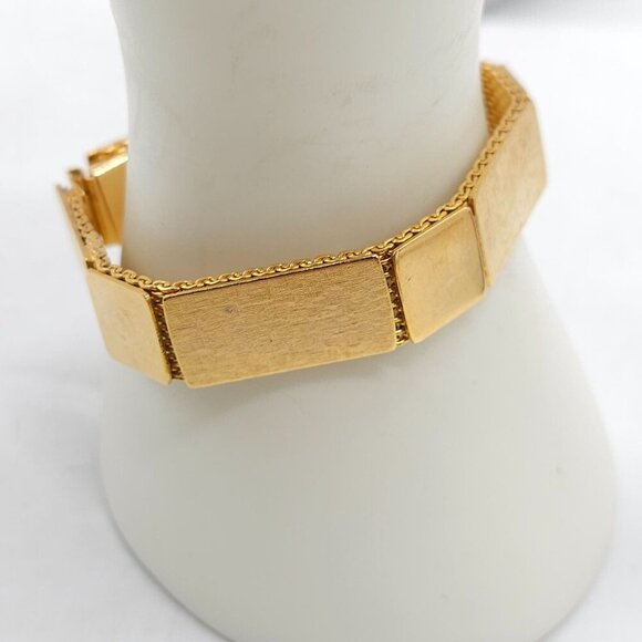 Vintage Gold Tone Textured Rectangular Link Bracelet With Fold Over Clasp - Picture 2 of 4